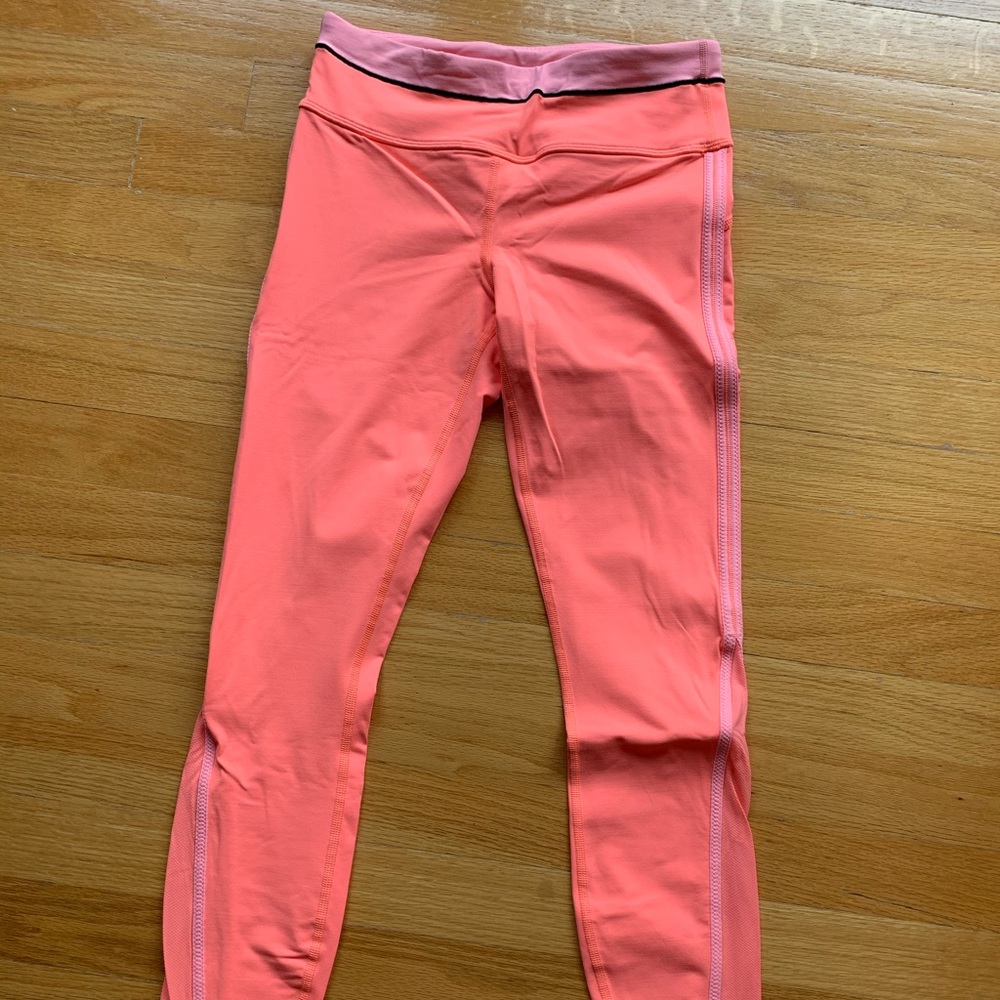 Lululemon run: pace tight